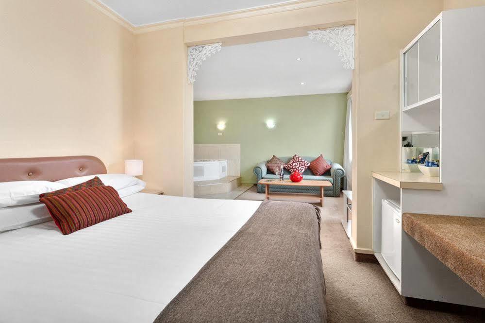 Coach House Launceston Hotel Buitenkant foto