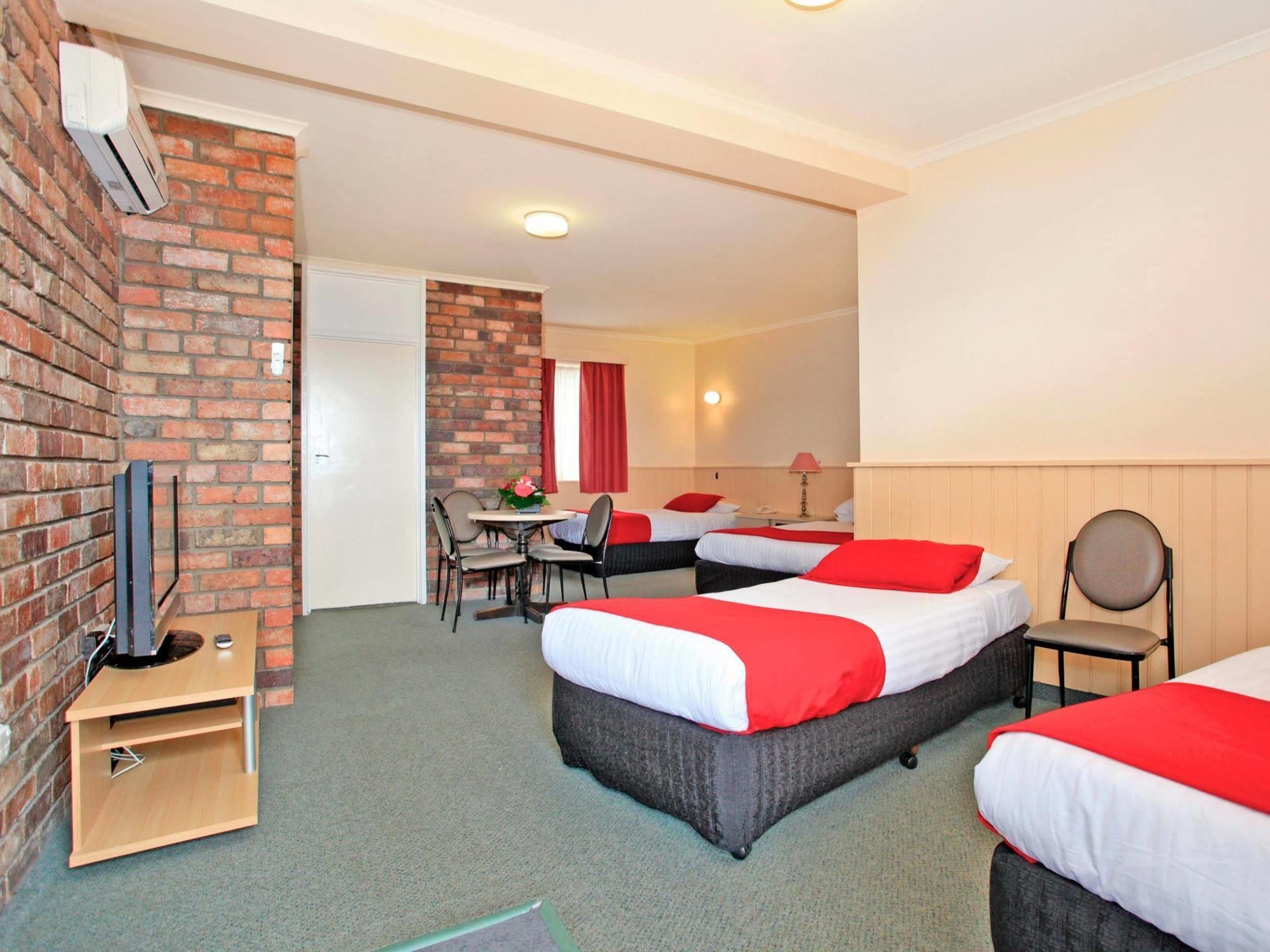 Coach House Launceston Hotel Buitenkant foto