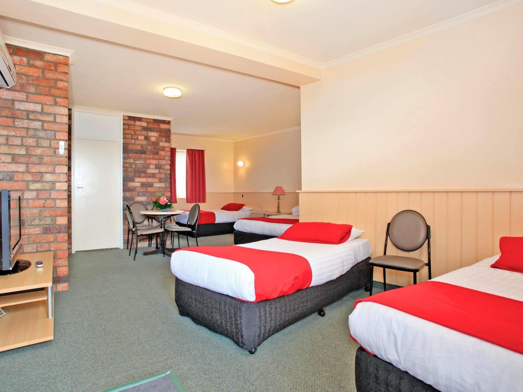 Coach House Launceston Hotel Buitenkant foto