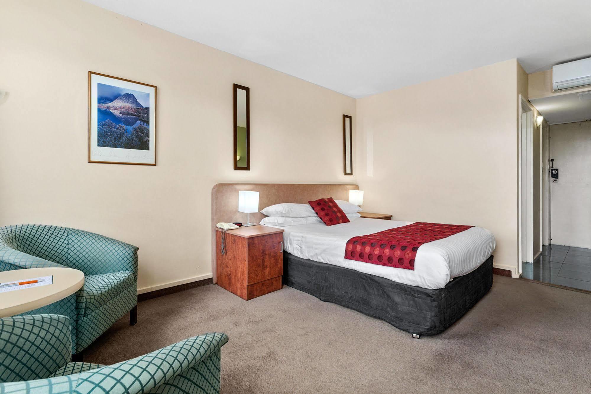 Coach House Launceston Hotel Buitenkant foto